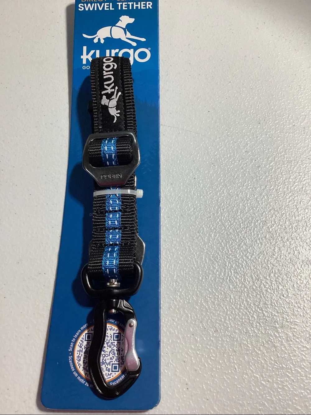 Kurgo Black and Blue Swivel Tether with Metal Clip